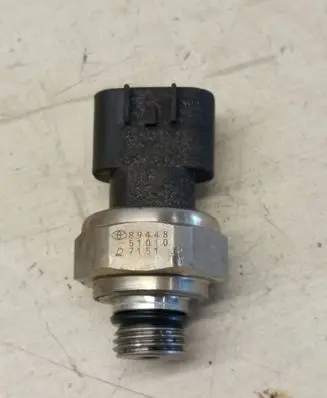Toyota Avensis T250 Oil pressure sensor 89448 51010