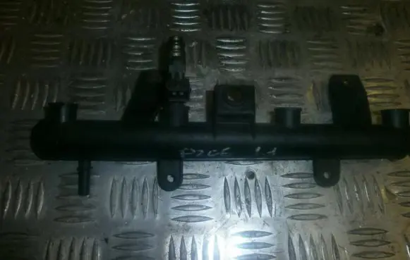 Peugeot 206 Fuel main line pipe ipm002