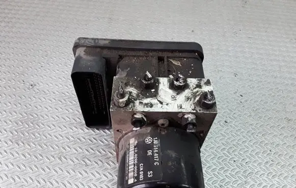Volkswagen Golf IV ABS Pump 1C0907379D 10096003123