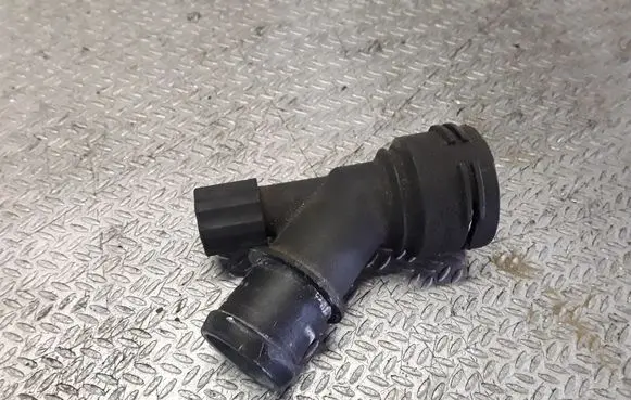 Volkswagen Polo IV 9N3 Engine coolant pipe/hose 6Q0122291F