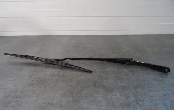 Volkswagen Transporter - Caravelle T4 Front wiper blade arm