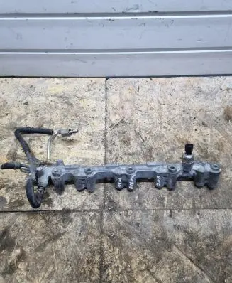 Toyota Avensis T250 Other engine bay part