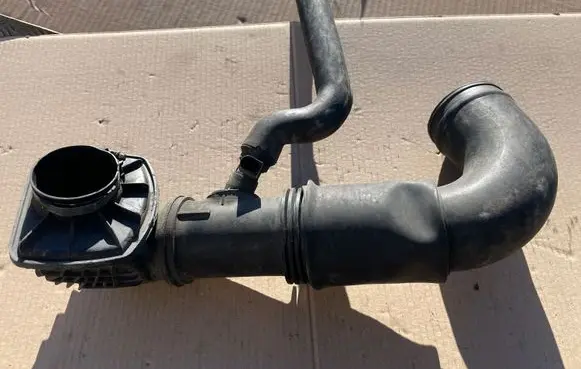 Air intake hose/pipe