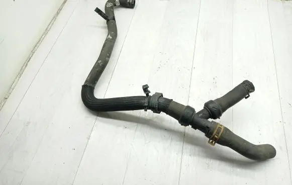 Renault Megane III Engine coolant pipe/hose