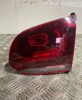 Tailgate rear/tail lights