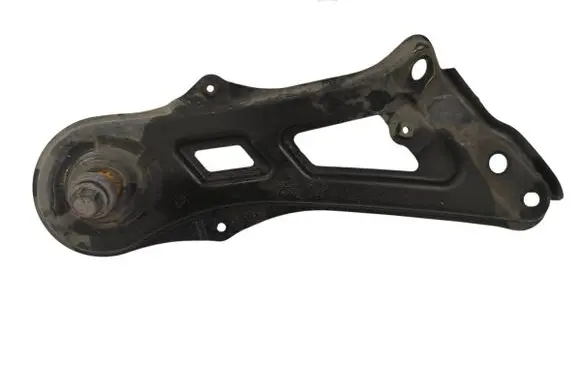 Toyota Highlander XU50 Engine mounting bracket 