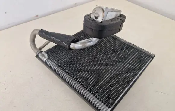 Volkswagen Tiguan Air conditioning (A/C) radiator (interior) 5Q1816103D
