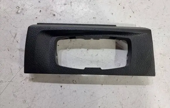 BMW 1 F20 F21 Panel trim 9211305 17806410