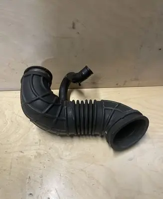 Opel Antara Turbo air intake inlet pipe/hose 20998611