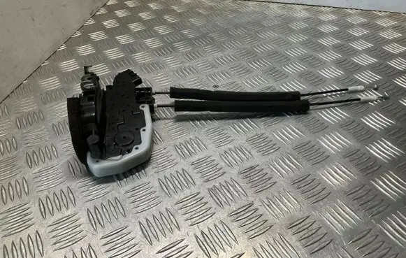 Nissan Cube Z12 Rear door lock