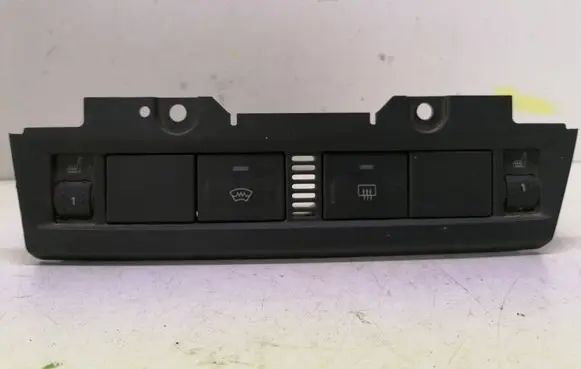 Ford Focus Windscreen/window heater switch 4M51130734DC