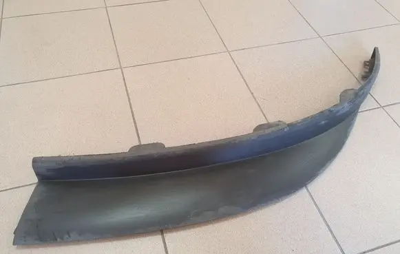 Front bumper lip