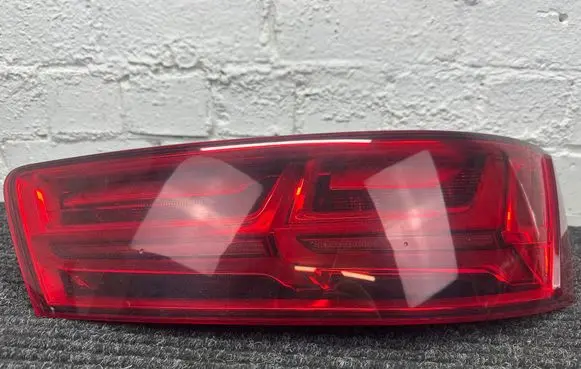 Audi Q7 4M Tailgate rear/tail lights 4M0945094M AU736ECEE 20900208