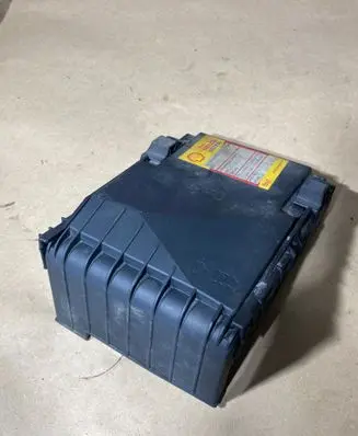 Volkswagen PASSAT B6 Fuse box cover 1K0937132F