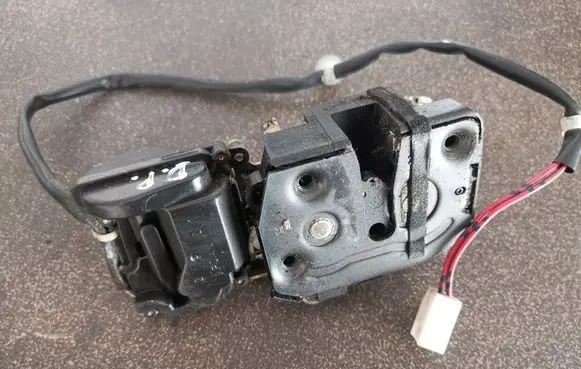 Mazda Premacy Front door lock LCB07