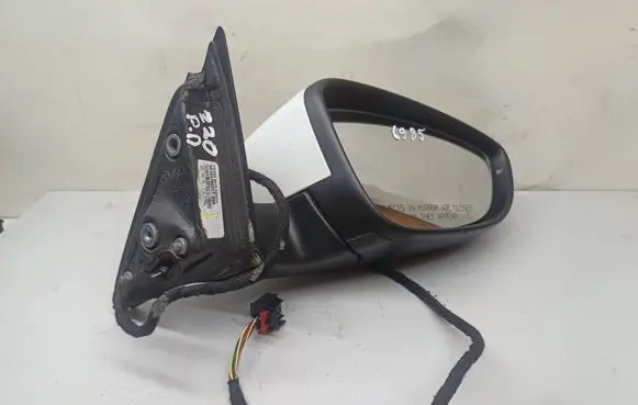 Volkswagen PASSAT B7 USA Front door electric wing mirror 561857502