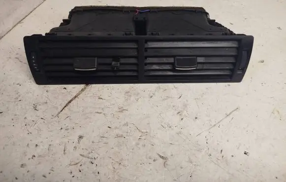 Audi A4 S4 B6 8E 8H Dash center air vent grill 43820