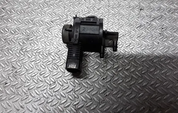 Skoda Octavia Mk1 (1U) Vacuum valve 1J0906283C