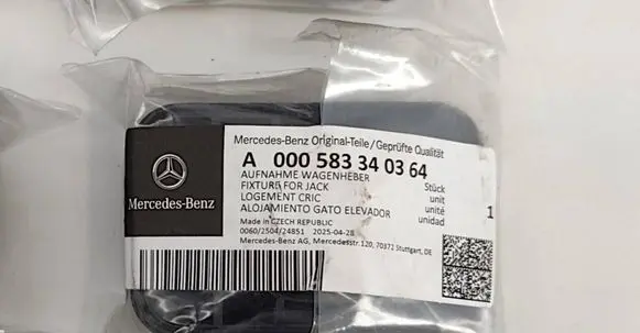 Mercedes-Benz A W177 Jacking socket point A0005833403 49367
