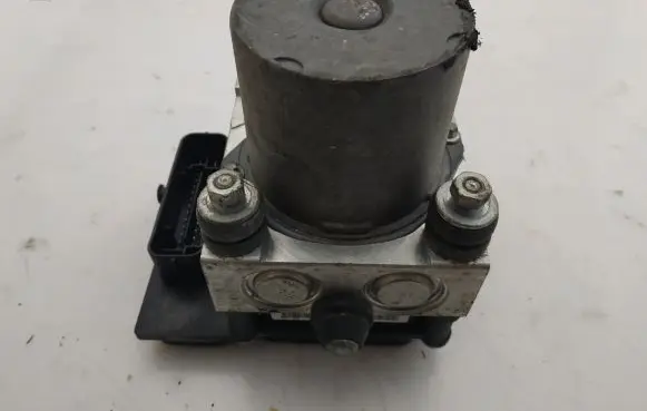 Audi A4 S4 B7 8E 8H ABS Pump 8E0910517D 8E0614517AK