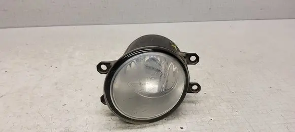 Toyota Avensis T250 Front fog light E204709 812200D041 89206391