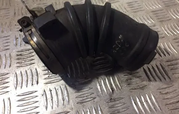 Mazda 626 Air intake hose/pipe