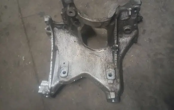 Audi A5 Engine mounting bracket 8W0399295E
