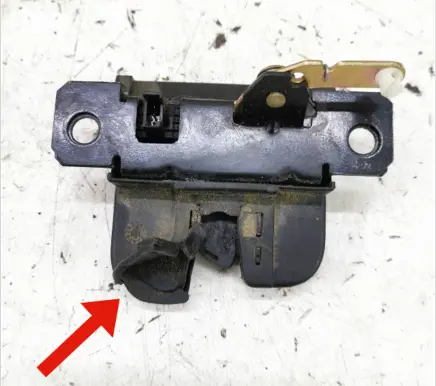 Loading door lock