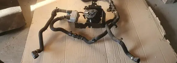 Peugeot 208 II Vacuum pump 9835028580