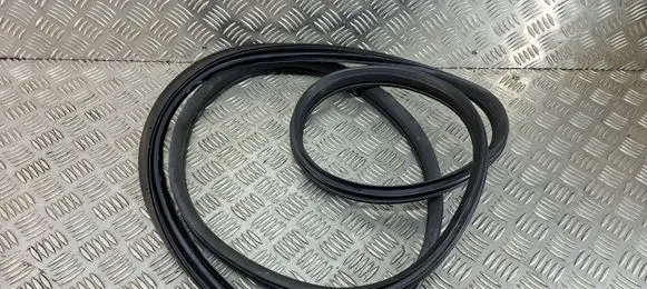 Honda CR-V Front door rubber seal 