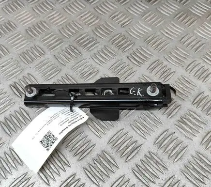 Volvo XC90 Seat belt adjustment rail 31332261
