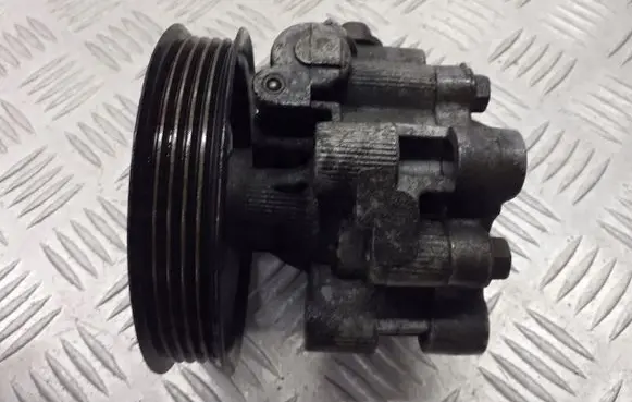 Toyota Avensis T250 Electric power steering pump 