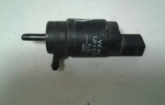 Audi A6 S6 C5 4B Windscreen/windshield washer pump 1J5955651