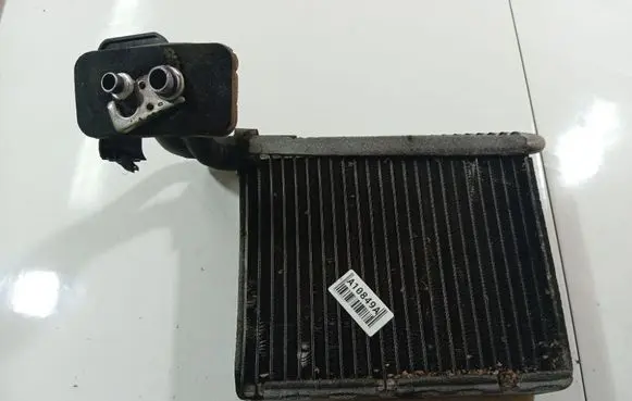 A/C cooling radiator (condenser)