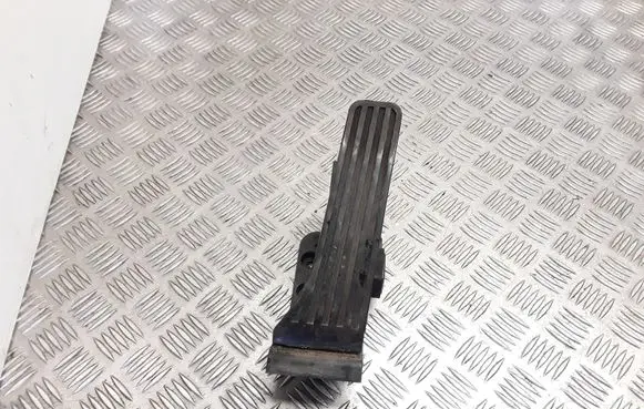 Mercedes-Benz E W212 Accelerator throttle pedal A2043000004