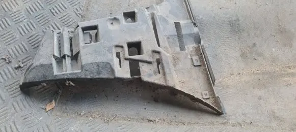 Volvo V70 Front bumper mounting bracket 09190303