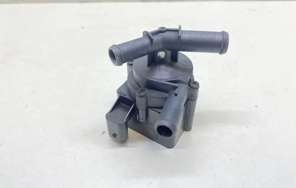 Peugeot 208 I Water pump 9824574280