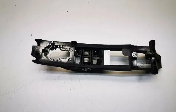 Rear door exterior handle/bracket