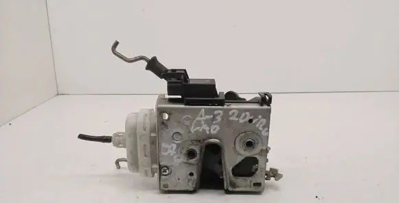 Audi A3 S3 8P Front door lock 8L1837016A