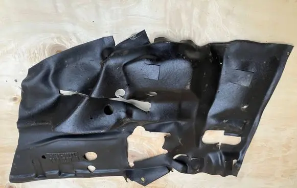 BMW 3 E36 Rear sound insulation 8165041