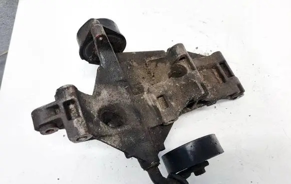 Volkswagen PASSAT B4 Engine mounting bracket 028903143ab