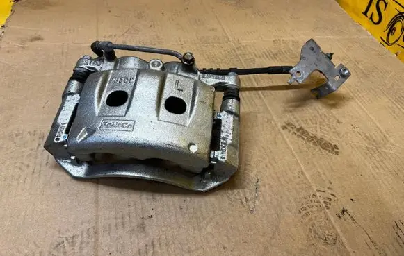 Ford Bronco Front brake caliper 2B302 MB3C-2B557-ED MB3C2B557ED