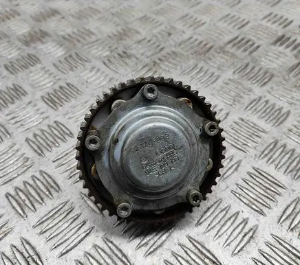 Volkswagen Golf VIII Camshaft pulley/ VANOS 04E109153