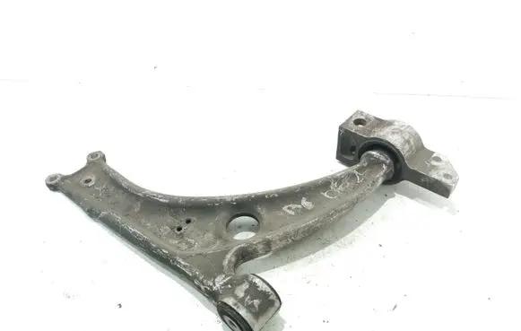 Volkswagen PASSAT B6 Front lower control arm/wishbone
