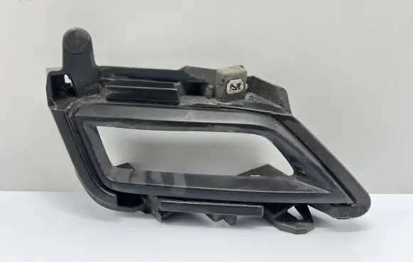 Front fog light trim/grill