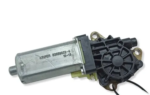 Mercedes-Benz C W204 Seat adjustment motor 0390203001 82028922