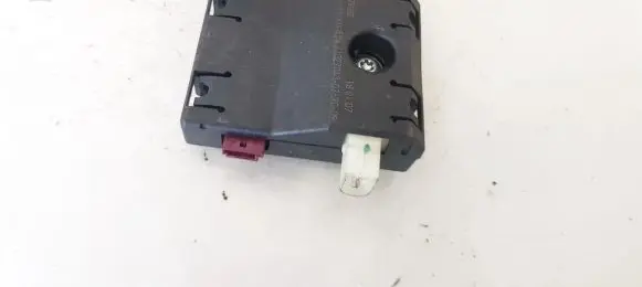 BMW 3 E90 E91 Antenna control unit 920039002 6520914149101