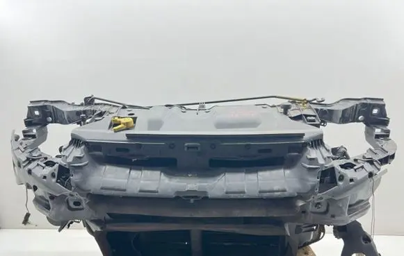 Ford Focus Front bodywork piece 