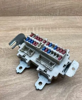Nissan Almera N16 Fuse module AM6003J29 1206