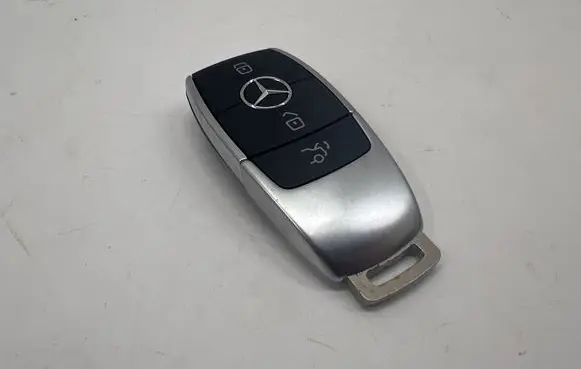 Mercedes-Benz CLA C118 X118 Ignition key/card A1779056704